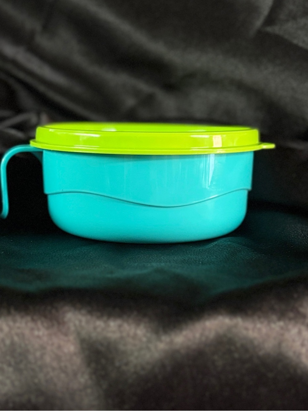 New Kid’s Tupperware Food Bowl with Lime Green Lid and Aqua Base